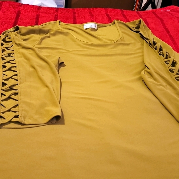 Pull over blouse - Picture 1 of 2